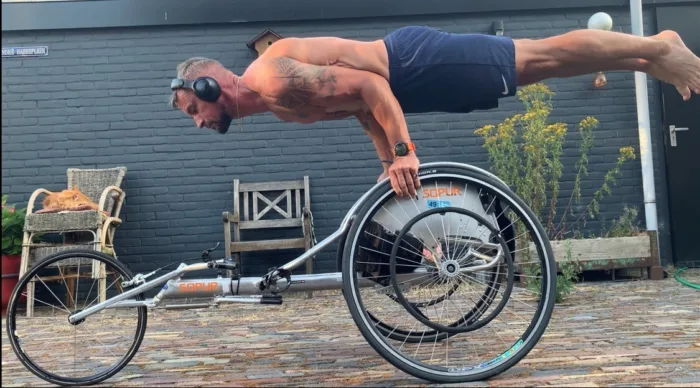 Marcel van Huissteden trainen Handbiken